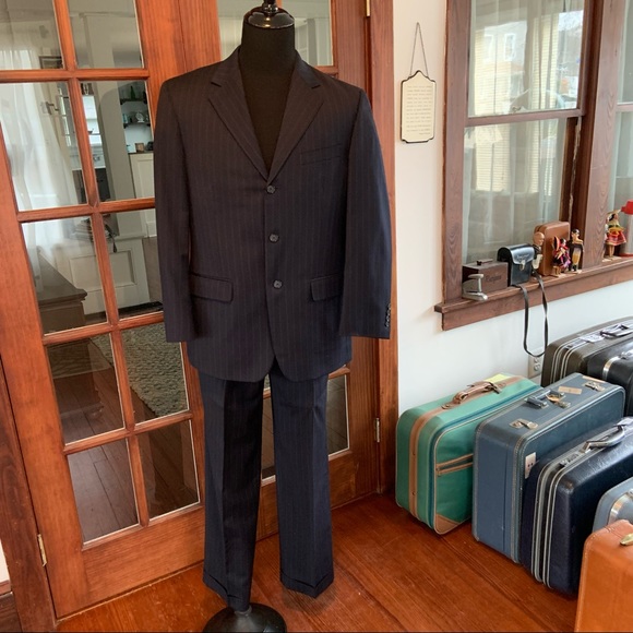 MEN'S PINSTRIPE SUIT - BILL BLASS - SIZE 40R